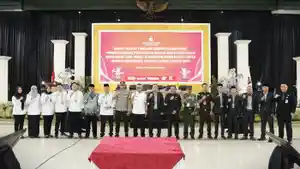 Foto-bersama-jelang-rapat-pleno-rekapitulasi-Pilkada-Ciamis.jpg