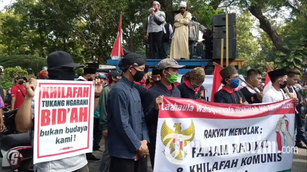 Tolak Paham Radikalisme di Tulungagung, Massa Gelar Aksi Unjuk Rasa di Depan Kantor DPRD