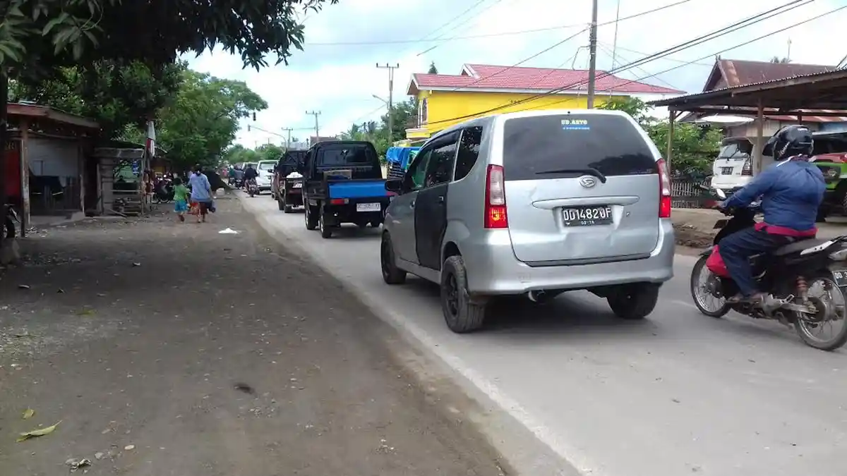 Ramai Lancar di JalanPoros Jeneponto -Takalar