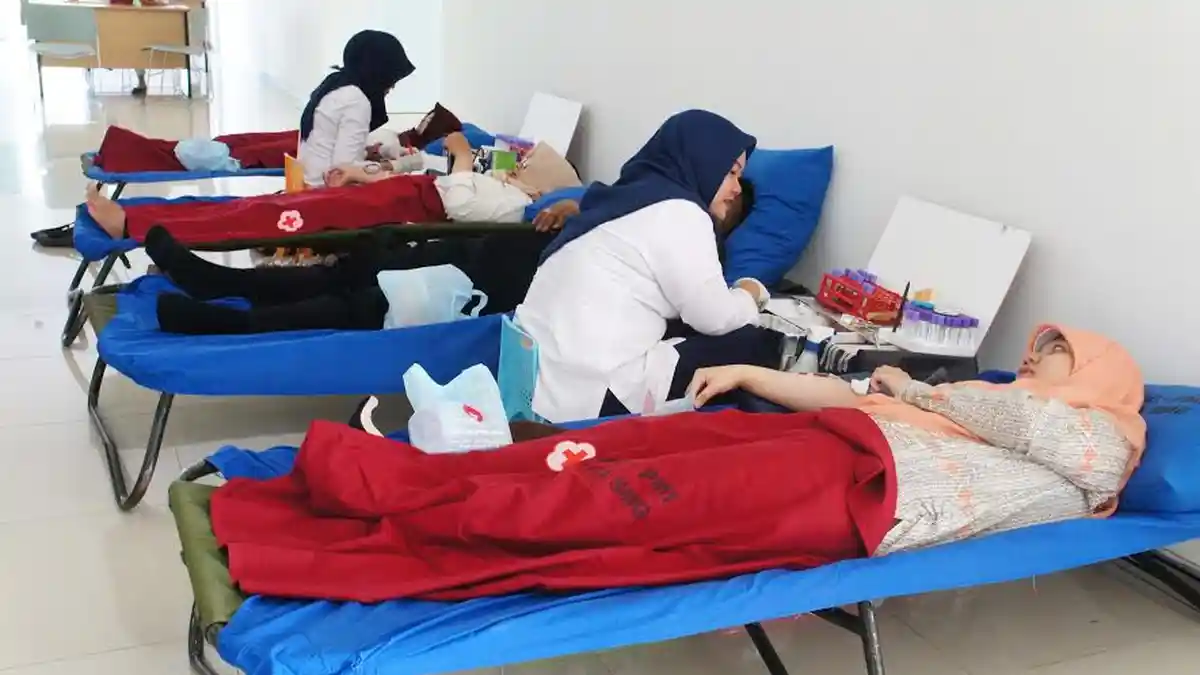 Diserbu Pendonor dari Gereja, Stok Darah di PMI Kabupaten Selama Libur Lebaran Aman