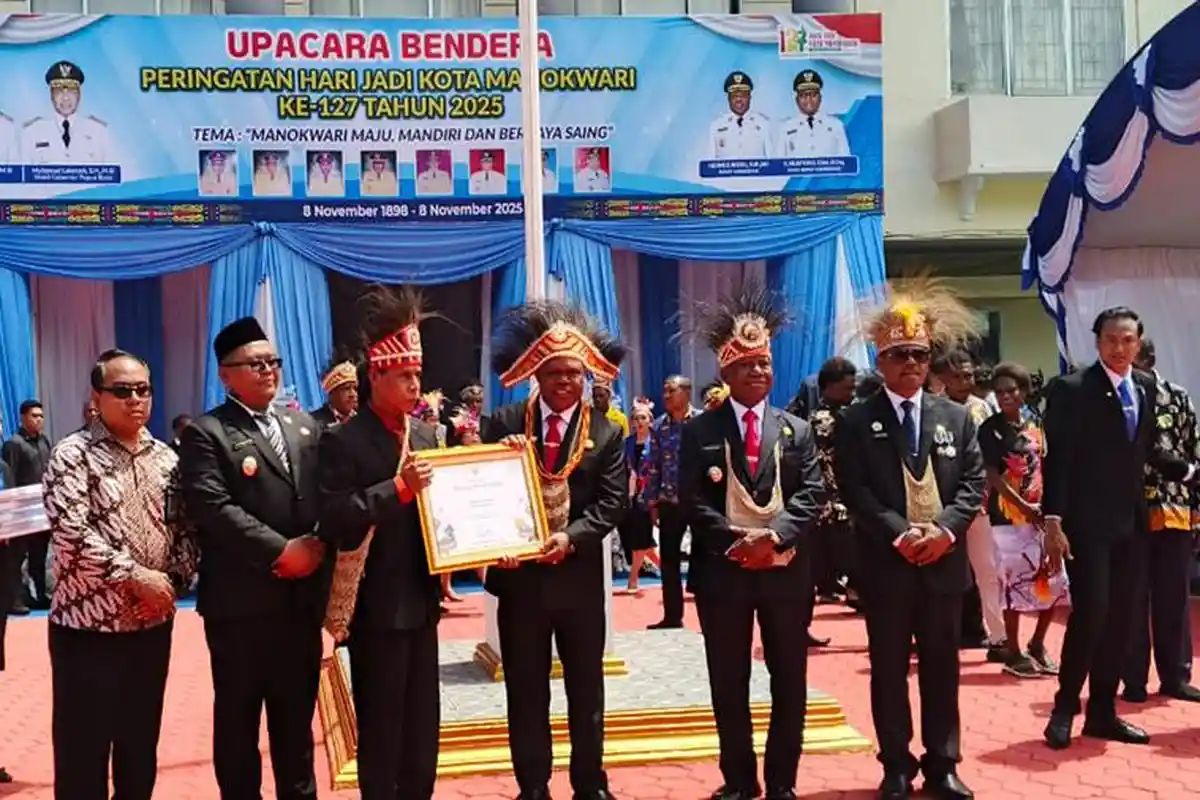 Kemenkum Pabar Beri Kado Ultah untuk Kabupaten Manokwari, Disaksikan Gubernur