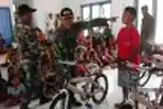 Panglima TNI Berikan Bantuan 20 Sepeda di Pulau Lakor