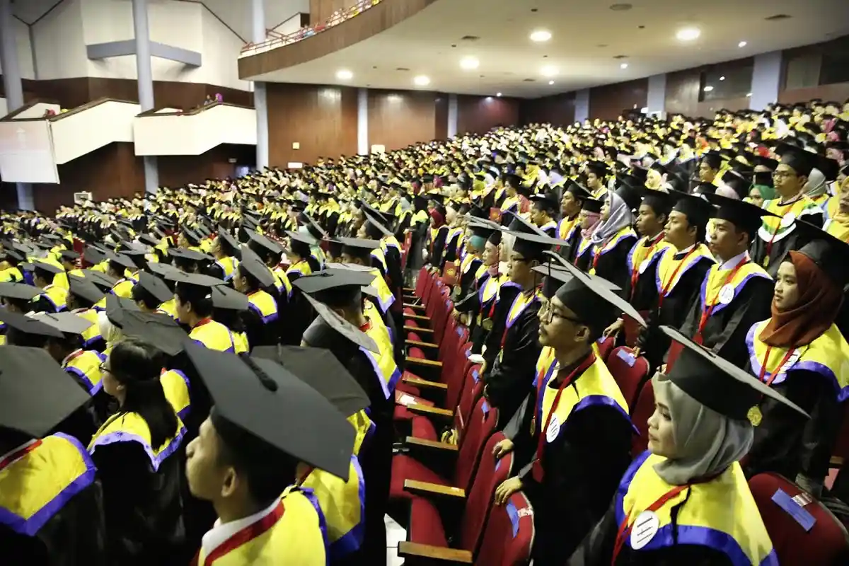 Horeee Jadi Sarjana di Unhas Makassar Kini Lebih Mudah, Rektorat: Seminar Proposal Dihilangkan