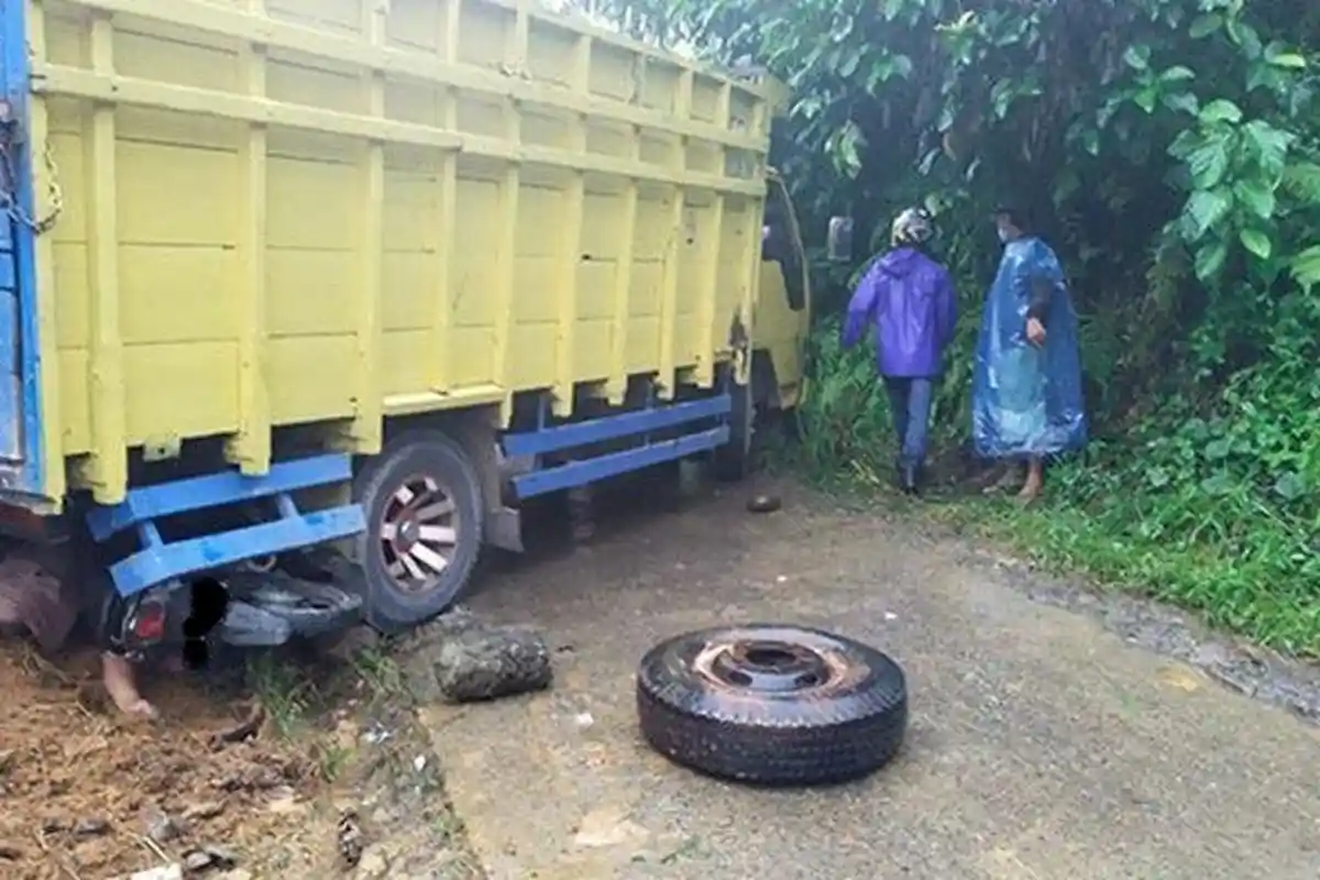 Kronologi Kecelakaan Maut, Ibu Muda Tewas Mengenaskan Setelah Jatuh dari Motornya dan Terlindas Truk