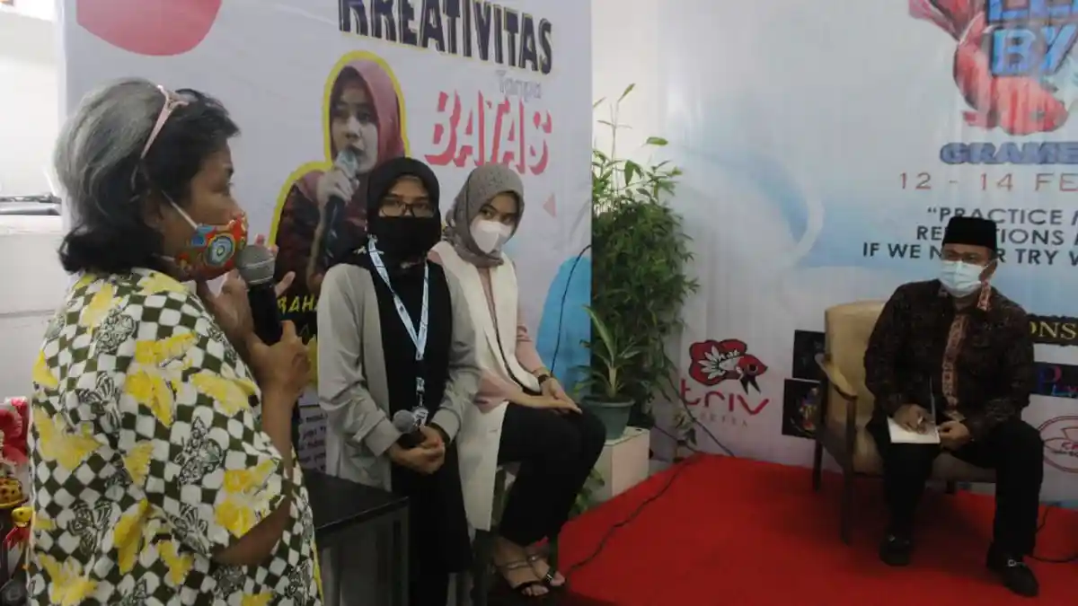 Wawako Maulana Tularkan Semangat Berkarya Saat Bedah Buku di Gramedia Jambi