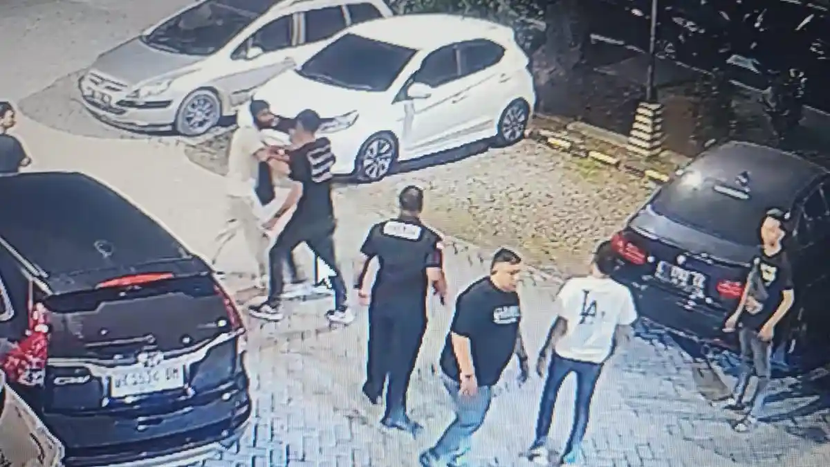 WNA Asal Timur Tengah Dikeroyok Belasan Orang di Jalan Merak Jingga Medan, Begini Kronologisnya
