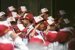 Siswa-baru-mengikuti-upacara-bendera-saat-hari-pertama-masuk-sekolah-2025-2026-kota-malang.jpg