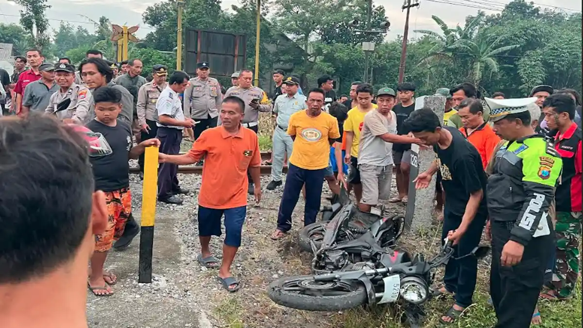 Pemotor Tewas Tertabrak Kereta Api Singasari di Srengat Blitar,  Perlintasan Sudah Pernah Ditutup