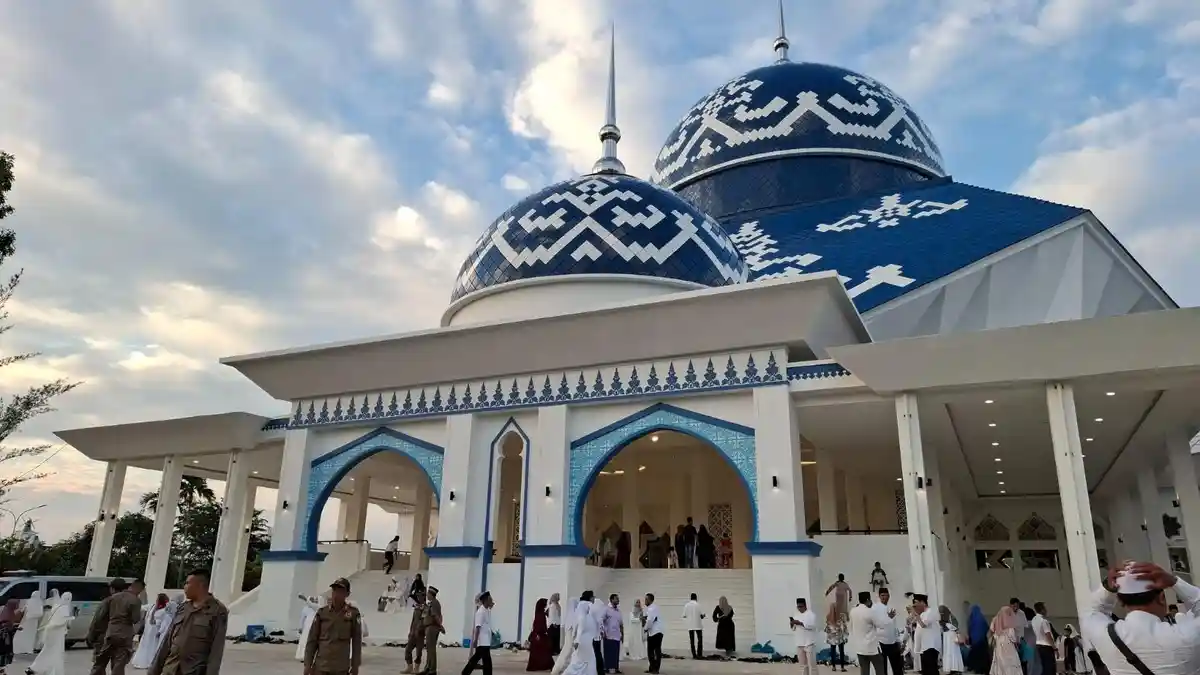 Jelang Peresmian Masjid Agung Batam Center, Masyarakat Batam Mulai Berdatangan