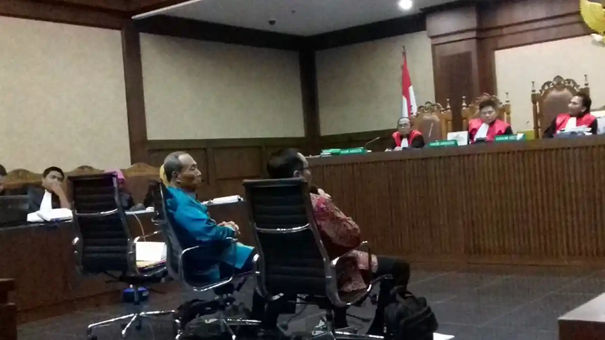 Mantan Ketua DPR Ade Komarudin Disebut terima Uang Rp 1 Miliar Dari Irman