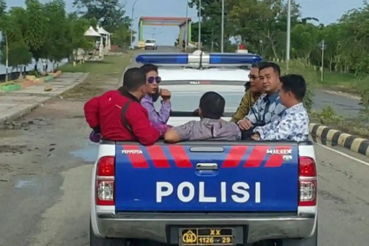 Ketika Menteri Susi Naik Mobil Bak Terbuka, Reaksi Polisi Kalang Kabut Hingga Tinggalkan Sarapan