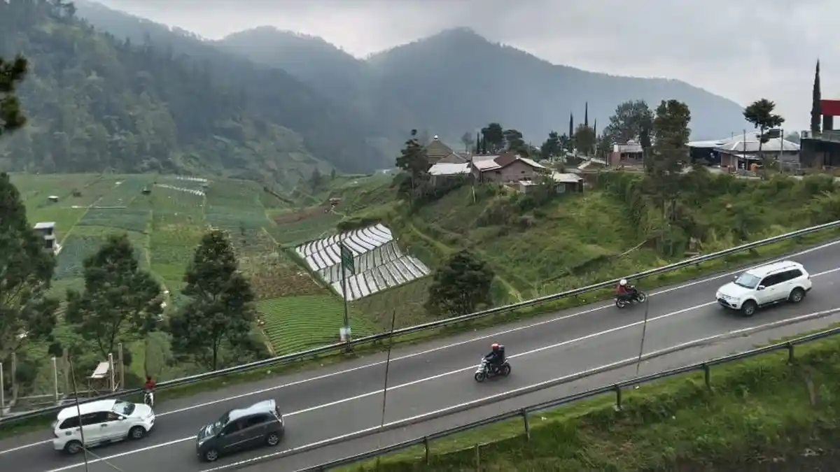 Meski Libur Natal, Kondisi Lalu Lintas di Tawangmangu Sepi, Jalanan Tak Seramai Libur Hari Biasanya