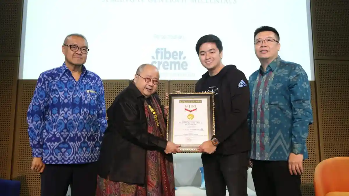 Web Series Ekspedisi Wisata Kevin Hendrawan dan FiberCreme Raih Rekor MURI