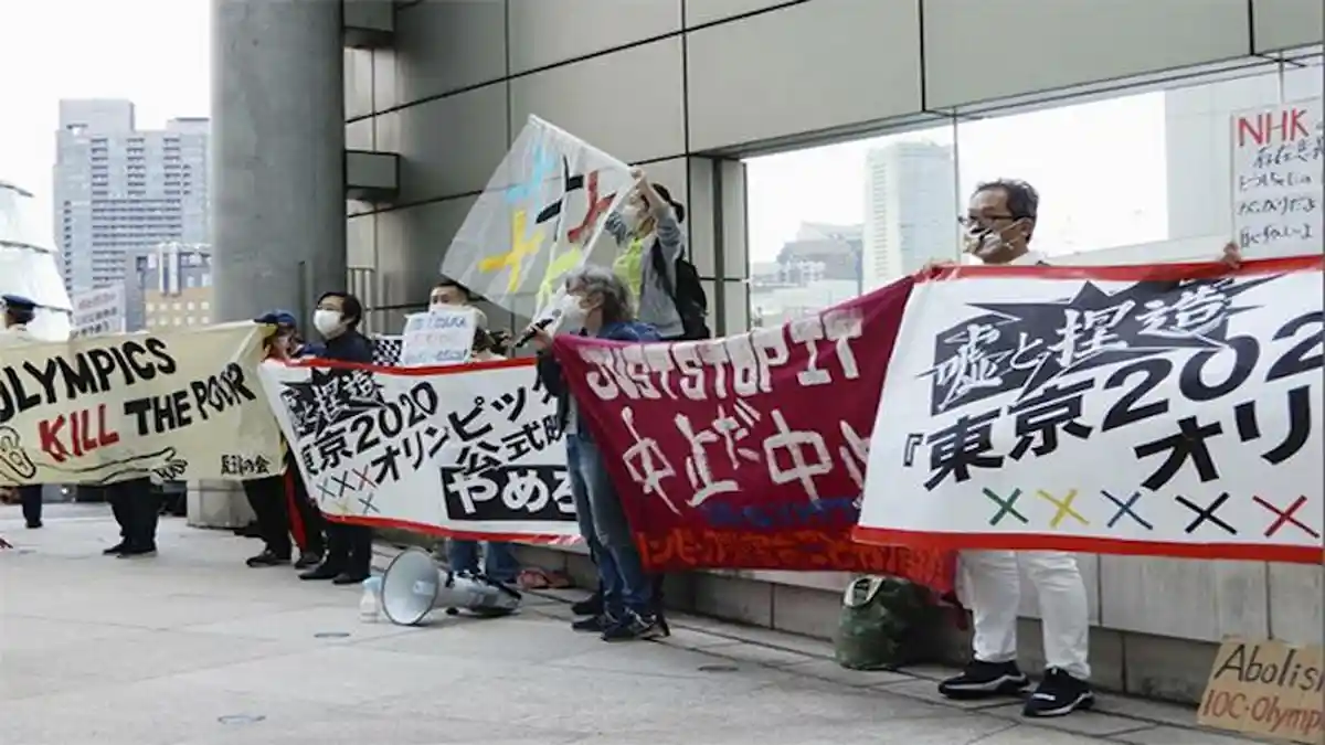 Protes Penayangan Film Olimpiade 2020 di Roppongi Tokyo Jepang