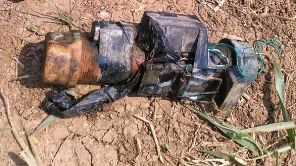 Bom Rakitan di Kalimalang Berisi Baterai, Kabel dan Tabung Besi