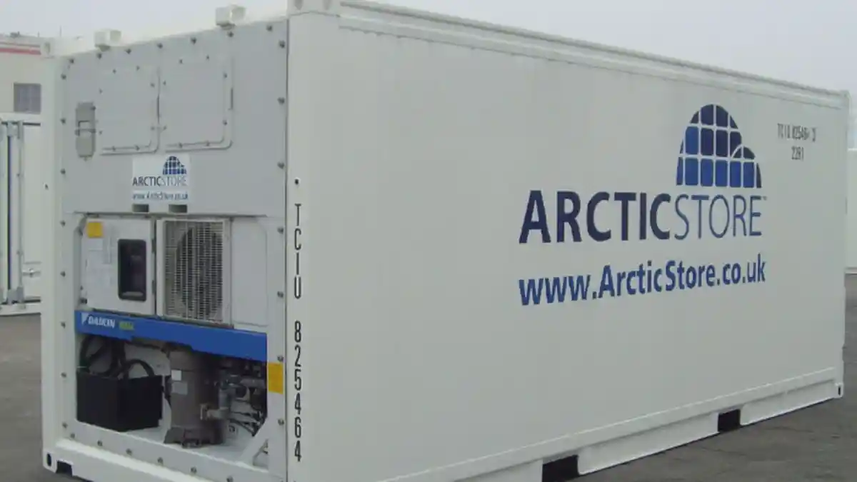 Nelayan Prigi Trenggalek Terima Bantuan 2 Unit Cold Storage, Ini Manfaatnya