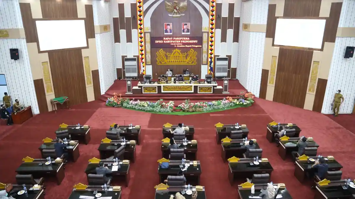 10 Anggota Legislatif Pringsewu Absen dalam Paripurna Pengesahan APBD- P