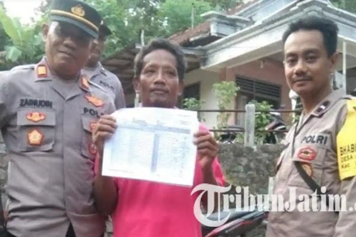 Tiba-tiba Didatangi Bhabinkamtibmas, Petani di Trenggalek Tak Sangka Dapat Motor setelah Mencoblos