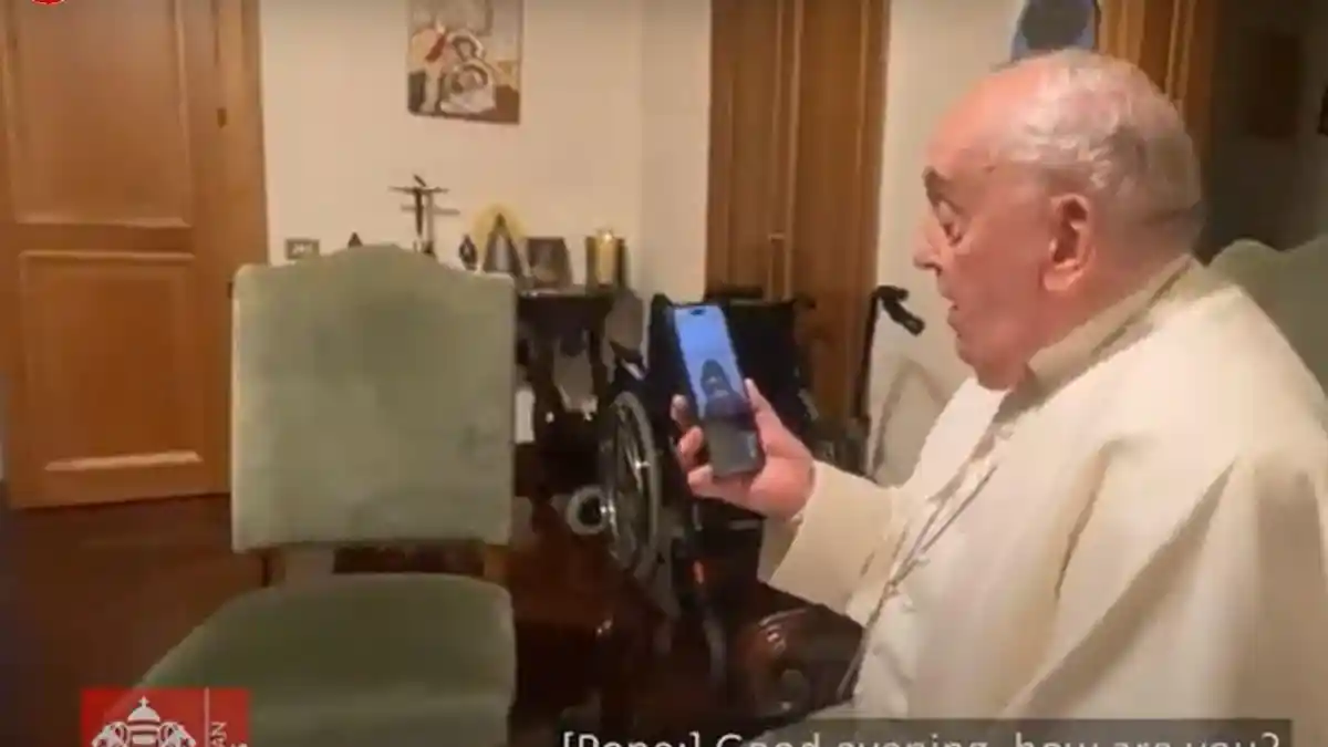 Momen Bahagia Paus Fransiskus dalam Panggilan Video dengan Paroki Gaza: Apa kabar?