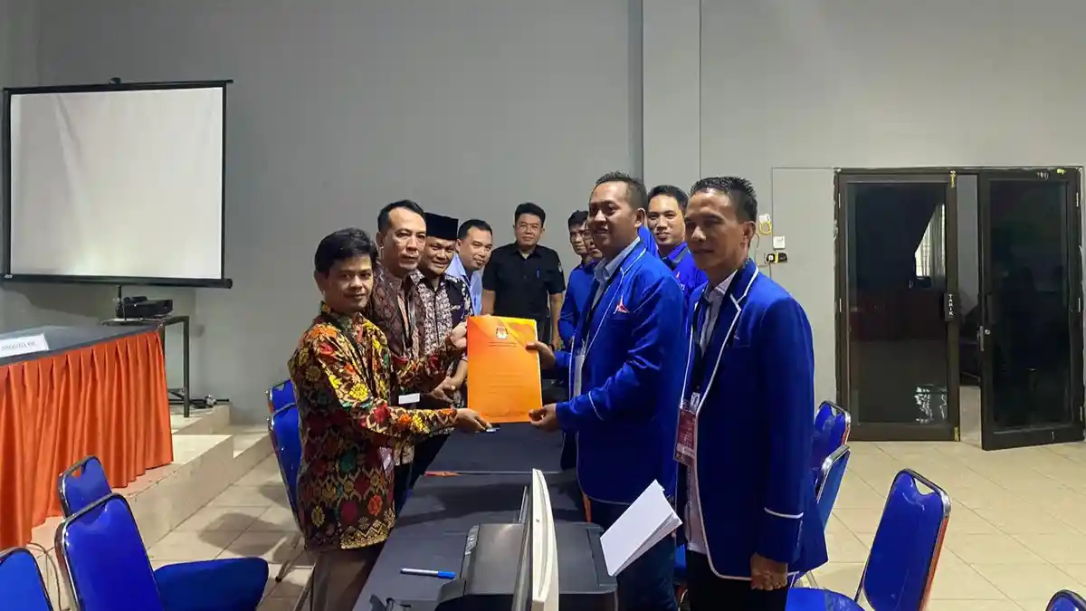 Demokrat Batanghari Antarkan 35 Berkas Bacaleg ke KPU