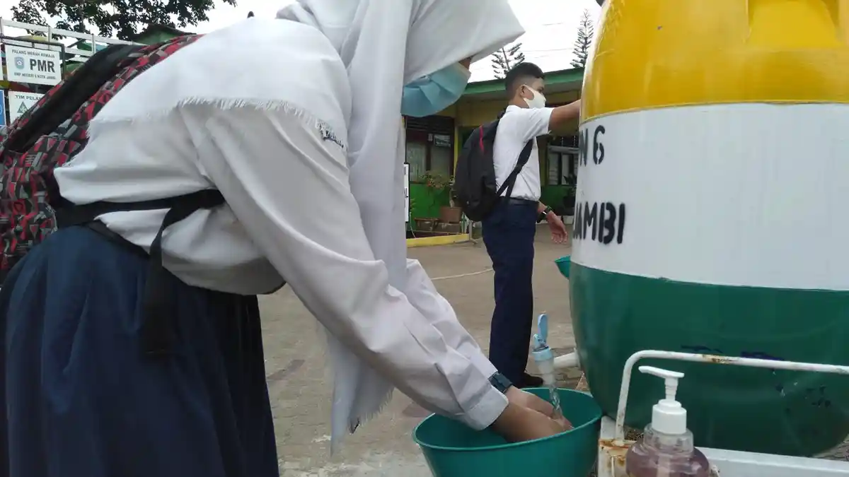 Bila Suhu 38 Derajat Lebih, 'Ditembak' 2 Kali Lagi, Bila Masih Tinggi Disuruh Pulang