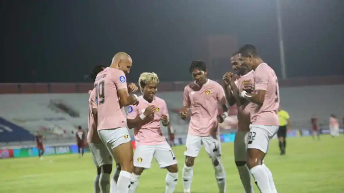Susunan Pemain Persik Kediri vs Persikabo, Adi Satryo Dipercaya Jadi Kiper Macan Putih