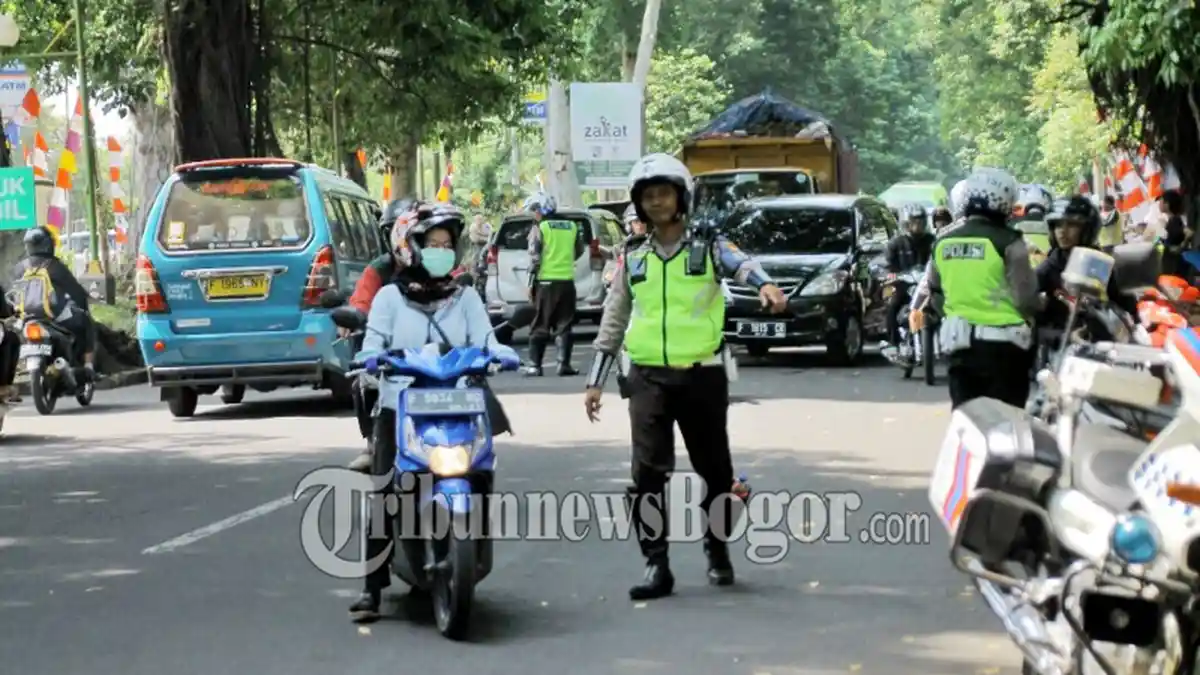 Begini Cara Membedakan Polisi Asli dan Gadungan Saat Razia