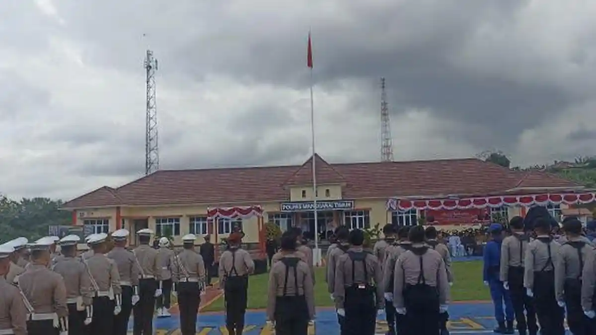 17 Anggota Polres Manggarai Timur Terima Penghargaan 