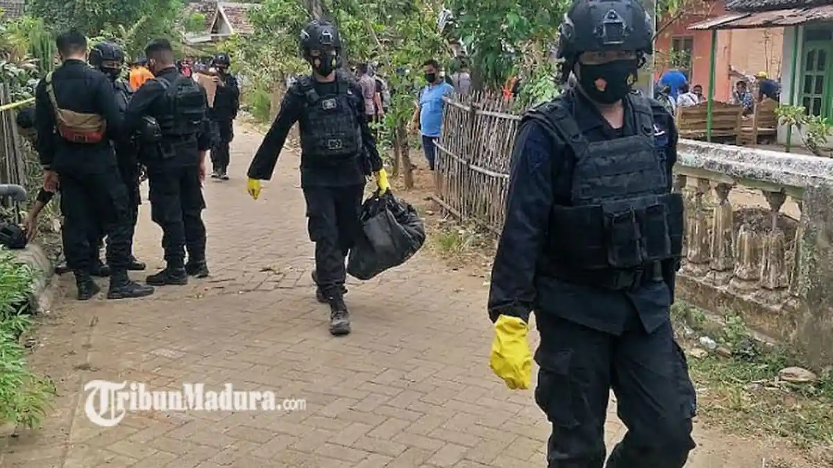 Update Ledakan di Pasuruan: Polisi Sisir TKP, Waspadai Sisa Bahan Peledak dan Ledakan Susulan