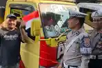 Satlantas Polres Lombok Barat Bagikan Bendera Merah Putih kepada Pengemudi Truk