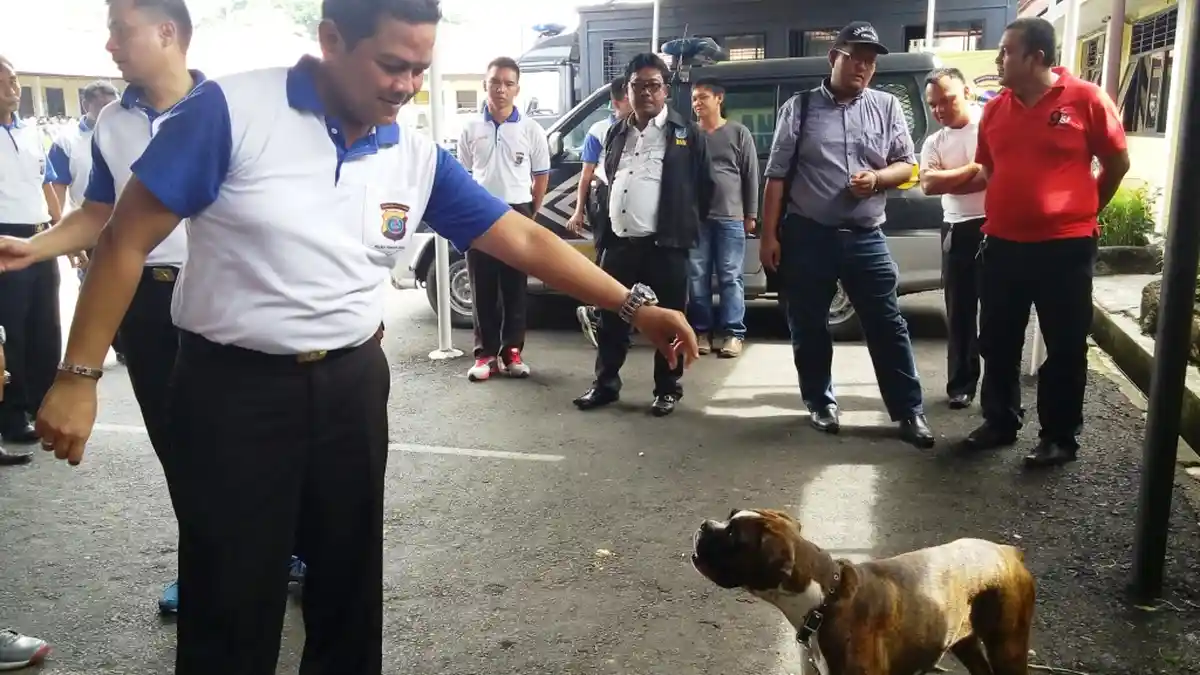 Tak Mau Diliput, Kapolres Siantar Usir Wartawan dengan Anjing