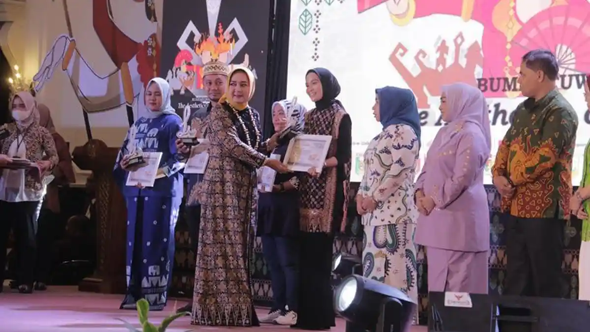 Pringsewu Raih Stan Kabupaten/Kota Terbaik Lampung Craft 2024