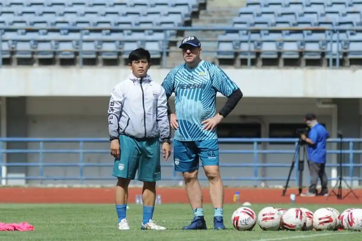 BEGINI Tanggapan Robert Usai Memimpin Latihan Perdana Persib Persiapan Piala Menpora 2021
