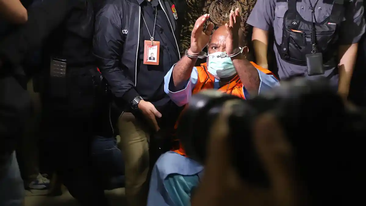 Lukas Enembe Dipastikan Sehat, KPK Tegas Bantah Pernyataan Kuasa Hukum Gubernur Papua