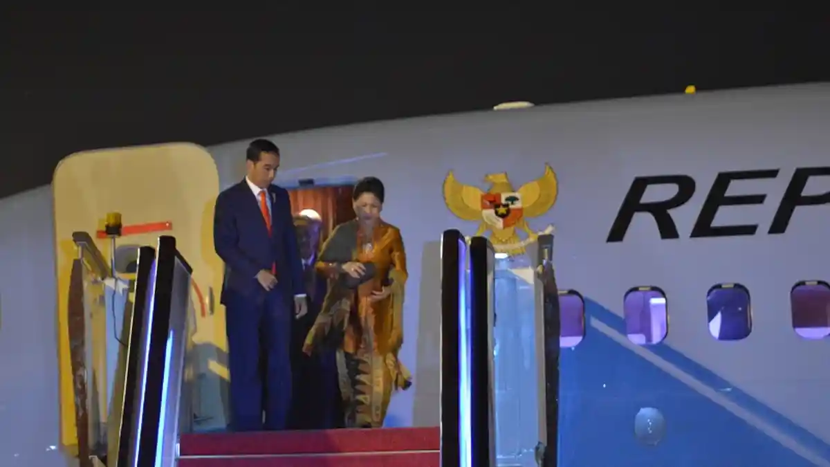 Jokowi Disambut Xi Jinping dan Duduk di Samping Putin