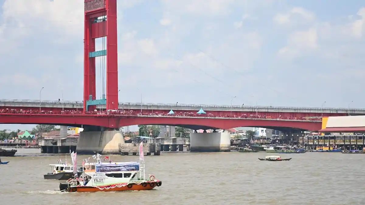 Pelindo Ikut Berpartisipasi Festival Perahu Bidar Tradisional
