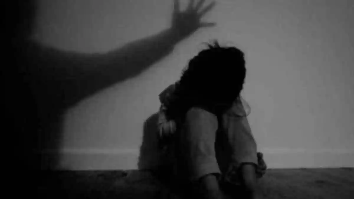 Anak SD Saksikan Ibunya Layani Pria Hidung Belang, Aksi Mama Muda Ini Dikecam Warganet