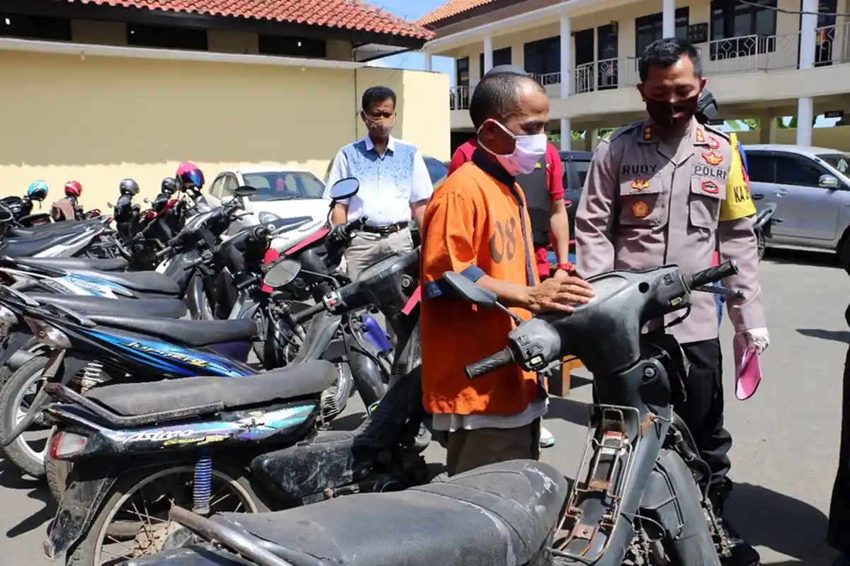 Cuma Sekejap Motor Poniji Hilang Dicuri, Sekadar Ambil Sisa Rumput di Tepi Sungai Dolang Kebumen