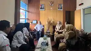 RSUD-Chasan-Boesoerie-Bahas-Kerja-Sama-Publikasi-Informasi-Kesehatan-bersama-RRI-Ternate.jpg