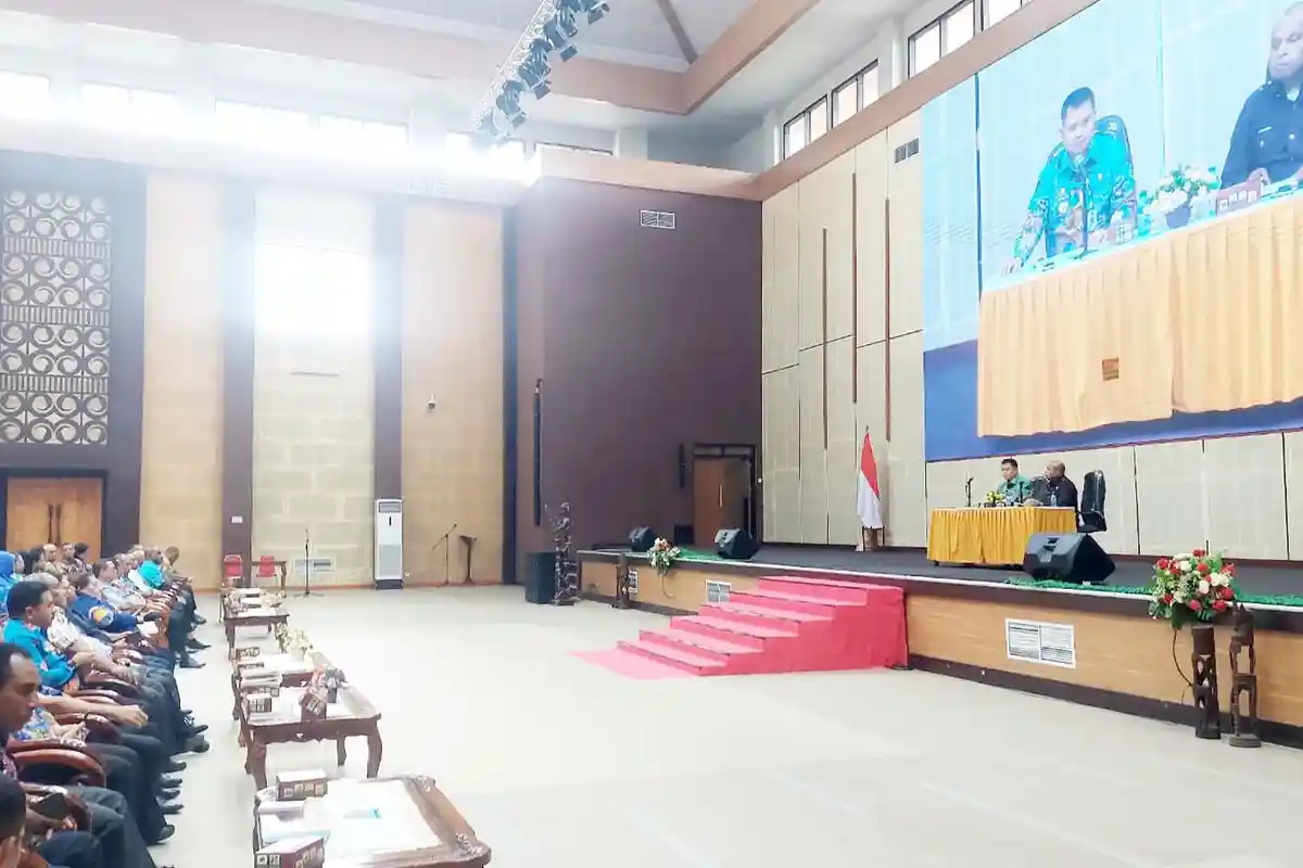 Pimpin Rakor Bersama, Pj Wali Kota Sorong Tegaskan Soal Disiplin dan Etika dalam Bekerja