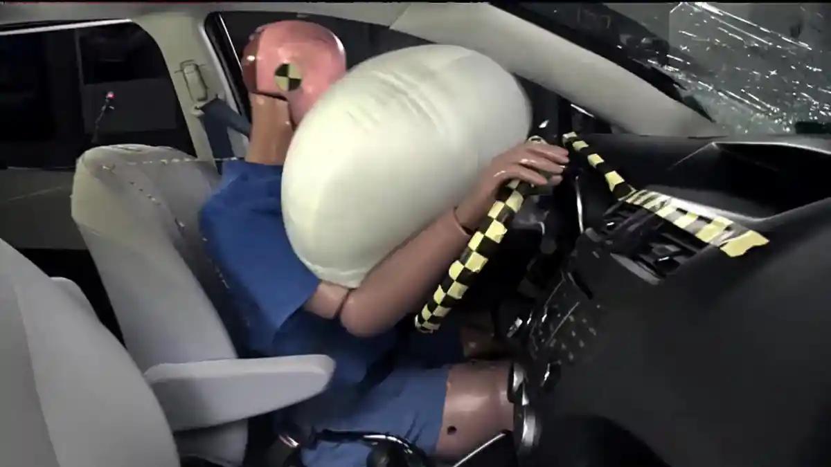 Canggih! Ternyata Begini Cara Kerja Airbag Saat Tabrakan