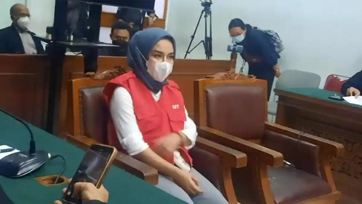 Medina Zein Nangis Bacakan Pledoi, Singgung Anak, Ucap Maaf Maaf Pada Uci Flowdea dan Marissya Icha