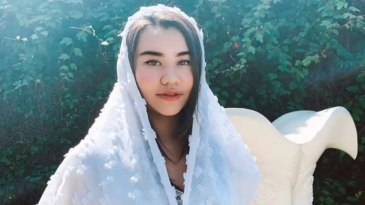 Reza Artamevia Diamankan Polisi, Aaliyah Massaid Pamer Video Liburan di Pantai
