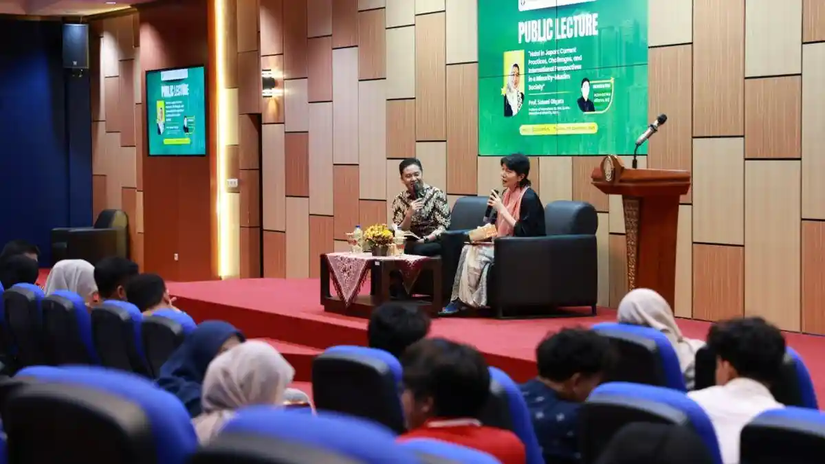 Profesor Satomi Ogata dari Jepang Beri Kuliah Umum soal Industri Halal di FEB Undip