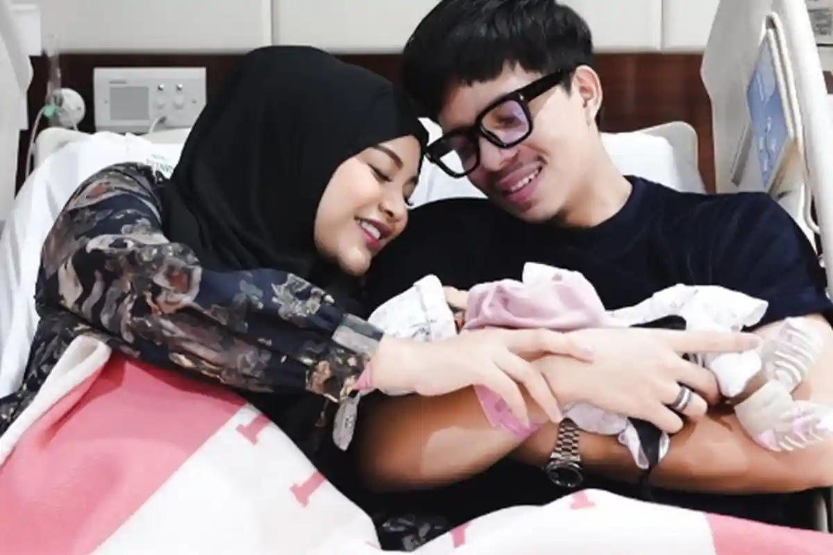 Pergi Kencan, Aurel Hermansyah Titipkan Ameena Atta ke Baby Sitter