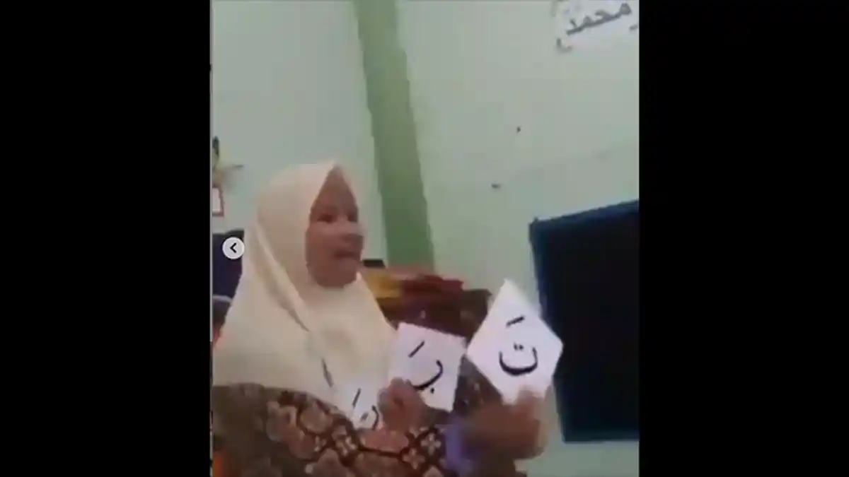 Penuh Semangat, Cara Guru PAUD Ini Mengajarkan Huruf Hijaiyah pada Muridnya Tuai Pujian Warganet