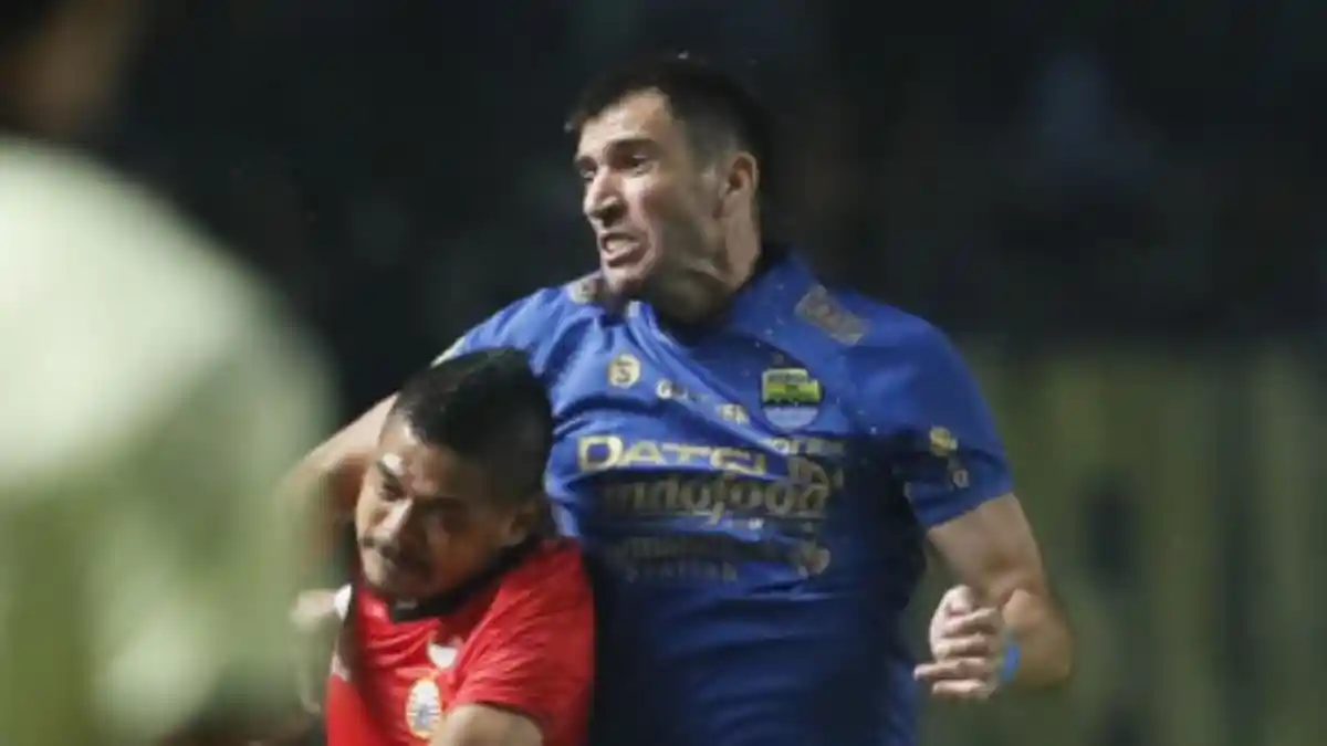 Terbukti Memukul Pemain Persija, Ini Sanksi yang Diberikan kepada Bek Persib Bandung Vujovic
