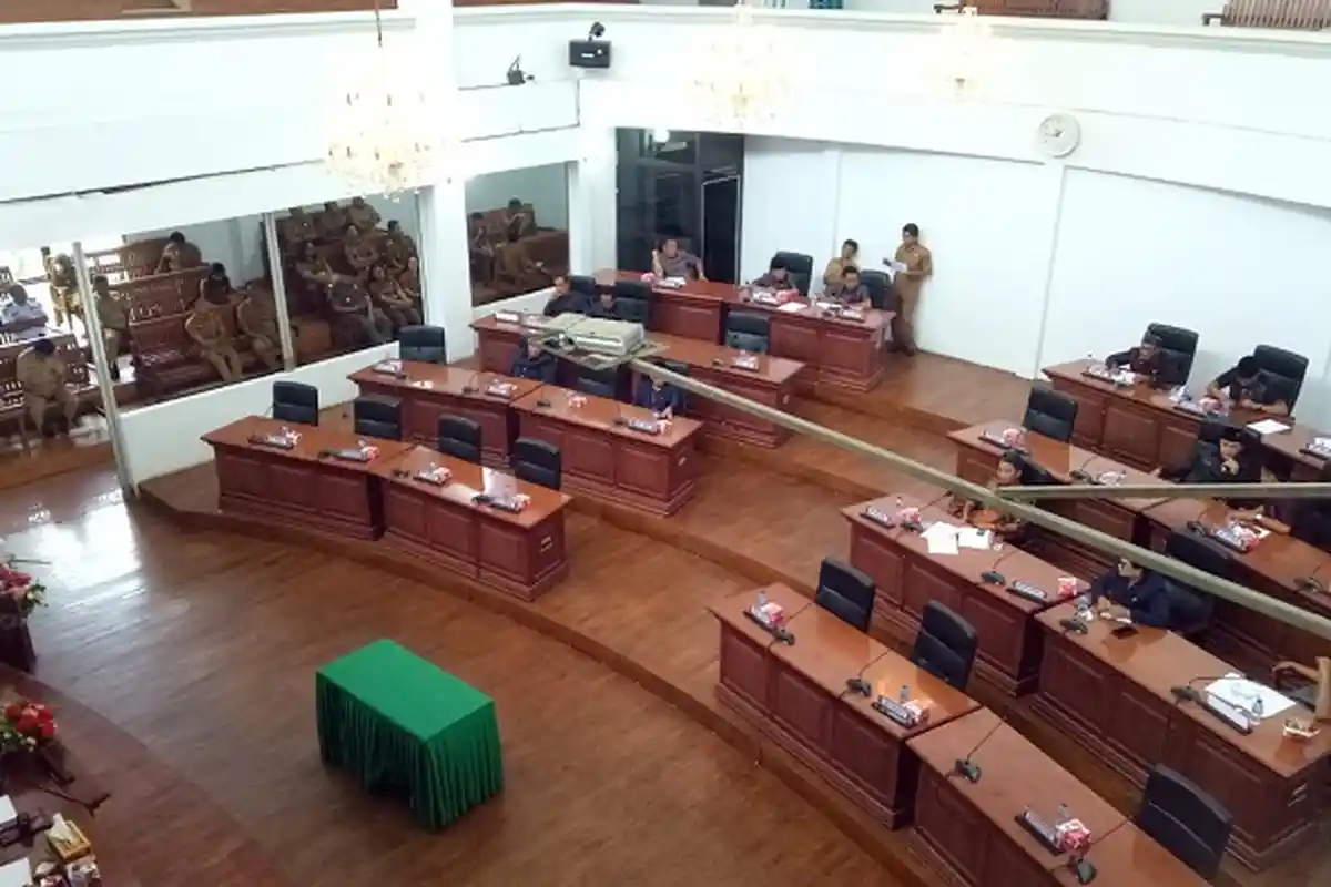 Belasan Kursi Kosong di Rapat Paripurna DPRD Tana Toraja, Termasuk Wakil Ketua I