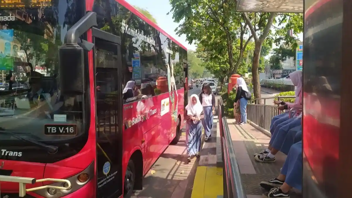 Pelajar dan Lansia Naik BST di Solo tak Lagi Gratis, Ini Daftar Tarifnya