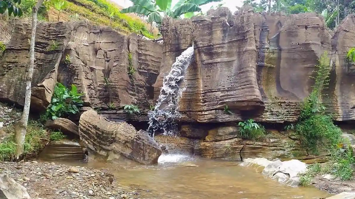 Ada Air Terjun Mini dan Goa yang Masih Alami, Ini 5 Tempat Wisata di Bogor yang Wajib Dikunjungi
